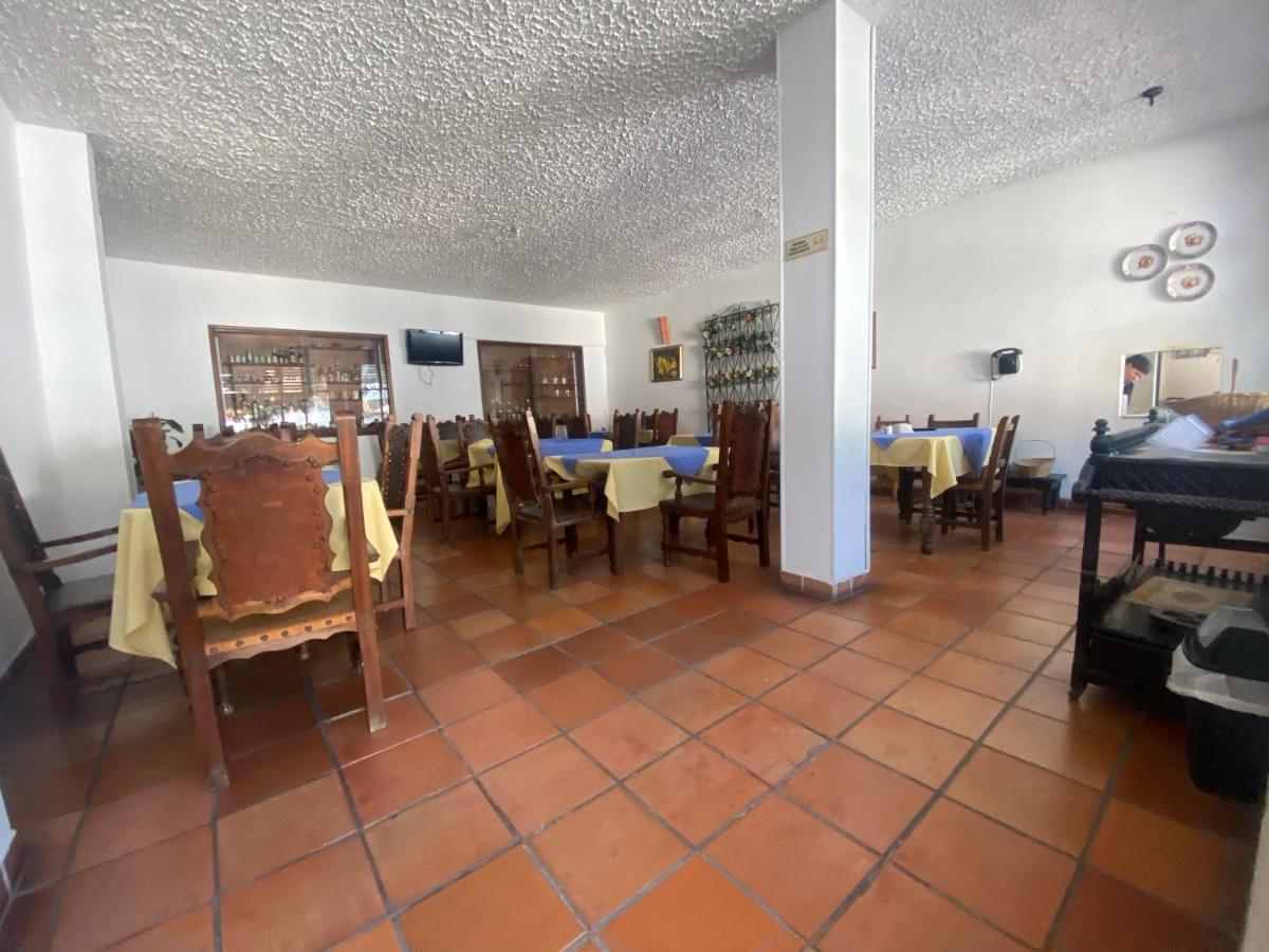 Hotel Colonial Plaza Букараманга Экстерьер фото