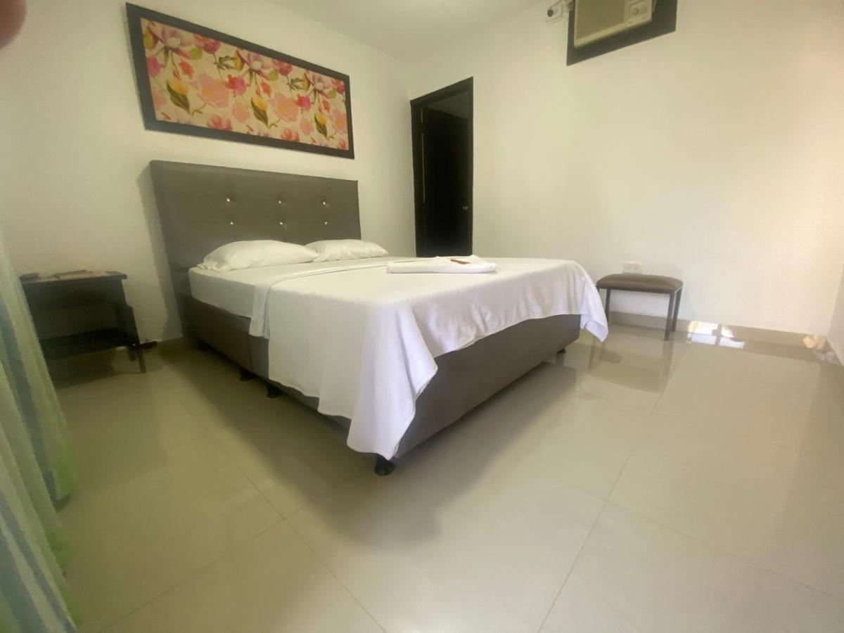Hotel Colonial Plaza Букараманга Экстерьер фото
