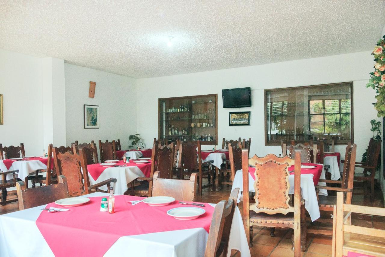 Hotel Colonial Plaza Букараманга Экстерьер фото